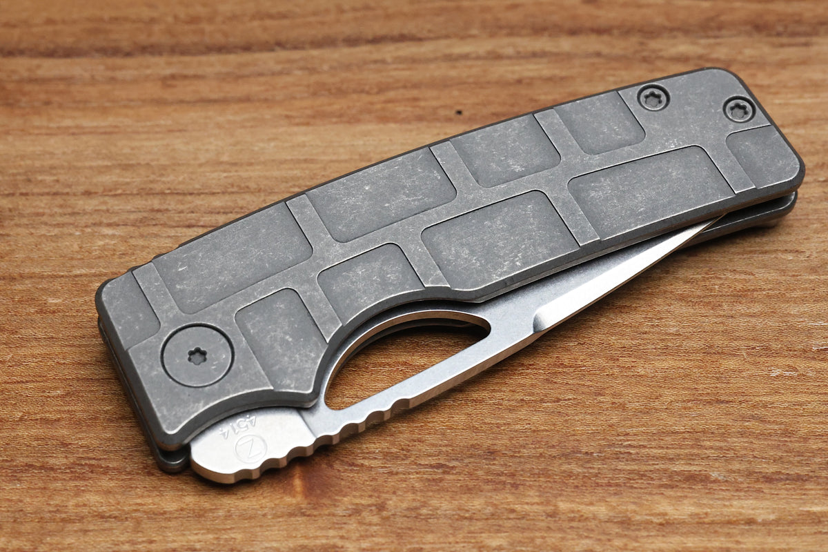 OZ MACHINE COMPANY ROOSEVELT MAG MILLED TITANIUM VANAX BLADE #4514 (PREOWNED)