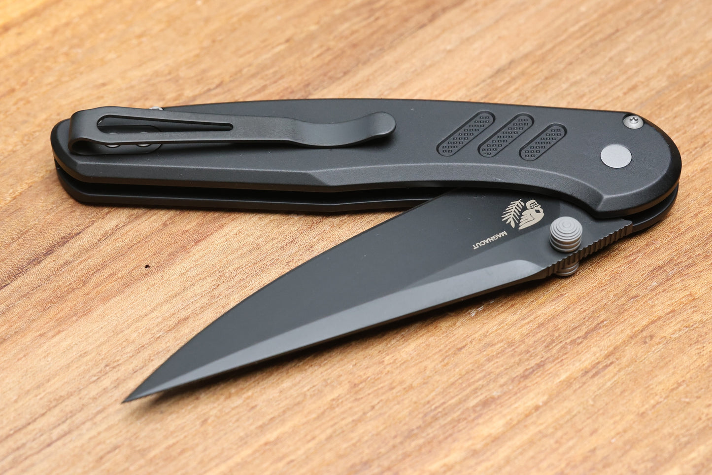 PRO-TECH AVALON PEACE NEIGHBOR W/ KNURLED BLACK ALUMINUM HANDLE & DLC MAGNACUT PN1103
