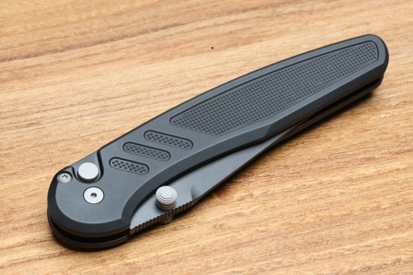 PRO-TECH AVALON PEACE NEIGHBOR W/ KNURLED BLACK ALUMINUM HANDLE & DLC MAGNACUT PN1103