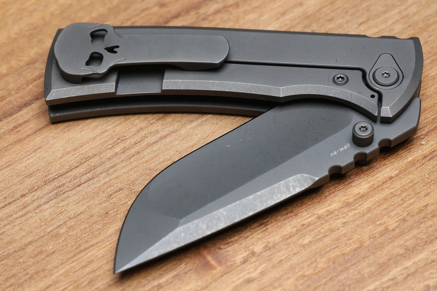 CHAVES INTEGRAL REDENCION 229 SW GREY TITANIUM W/BLACK PVD SW KNURLED PATTERN TI MAGNETIC INLAY DROP POINT GREY PVD
