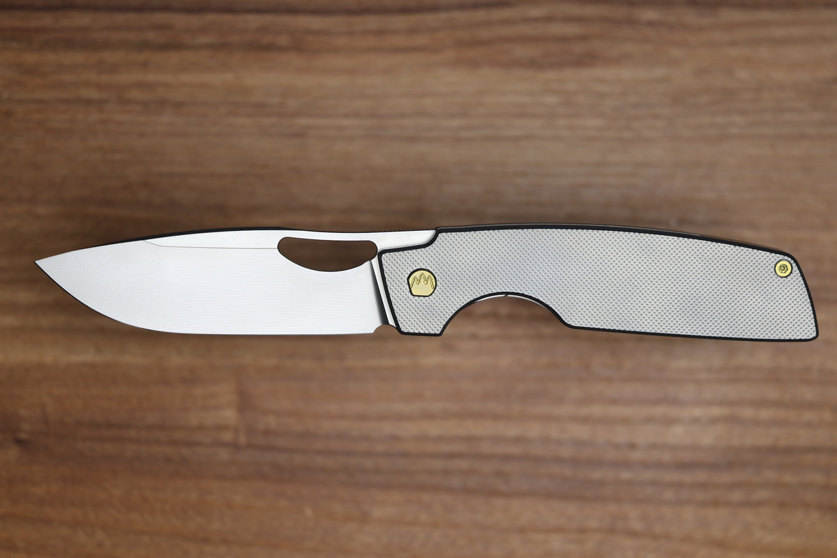 ROBJOHNSONS CEDAR SALTWATER - DIAMOND TI FRAME AND VANAX BLADE #408 (PREOWNED)