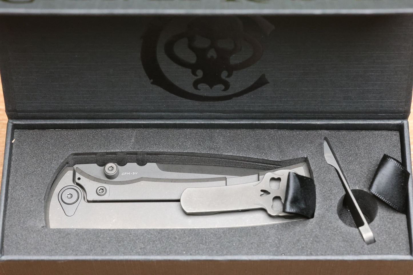 CHAVES INTEGRAL REDENCION 229 SW GREY TITANIUM W/BLACK PVD SW KNURLED PATTERN TI MAGNETIC INLAY TANTO GREY PVD