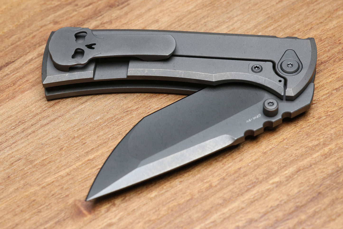 CHAVES INTEGRAL REDENCION 229 SW GREY TITANIUM W/BLACK PVD SW KNURLED PATTERN TI MAGNETIC INLAY TANTO GREY PVD