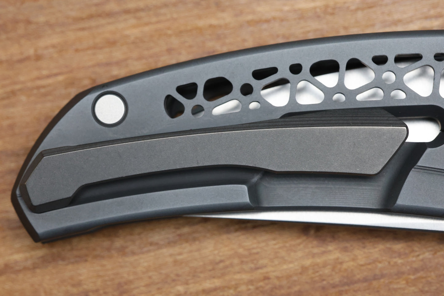 SHIROGOROV AVIAN KNIVES FINISH QUANTUM “AVIAN'S MARK” – CROMAX PM BLADE – MRBS