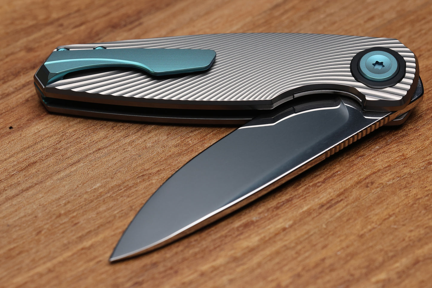 HOLT BLADEWORKS MORPHEUS FIELD BURNISHED TITANIUM ZIRCONIUM COLLARS WITH UDDEHOLM VANAX NEAR MIRROR BLADE MP1880