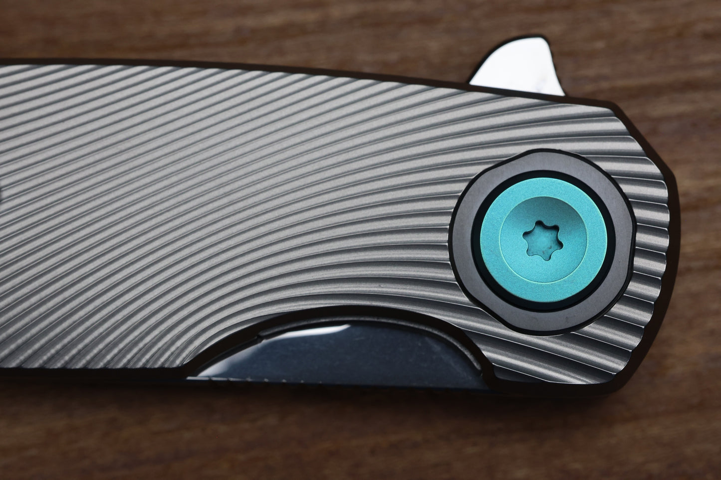 HOLT BLADEWORKS MORPHEUS FIELD BURNISHED TITANIUM ZIRCONIUM COLLARS WITH UDDEHOLM VANAX NEAR MIRROR BLADE MP1880