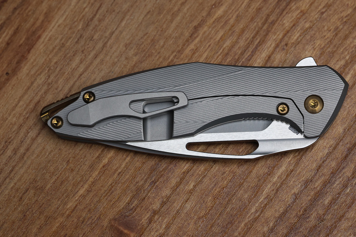 KOENIG MINI ARIUS - PATTERNED - TITANIUM HANDLE - M390 BLADE