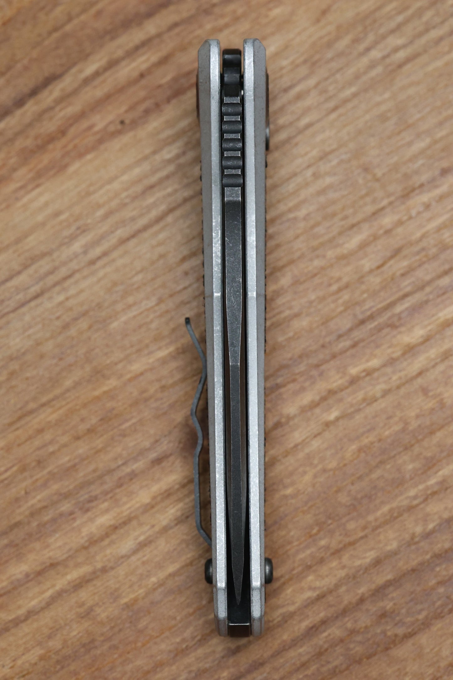 HERETIC KNIVES WRAITH V4 BLIZZARDWORN ALUMINUM HANDLES & BATTLE BLACK MAGNACUT H001-8A-BLZ