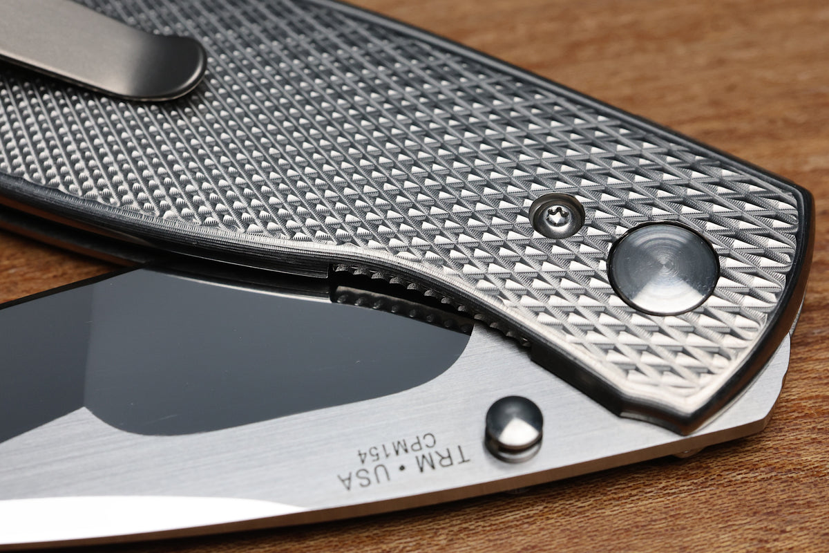 THREE RIVERS MANUFACTURING NEUTRON 2 MIKE IRIE COMPOUND MIRROR GRIND LIZARD SKIN TITANIUM 3" CPM 154