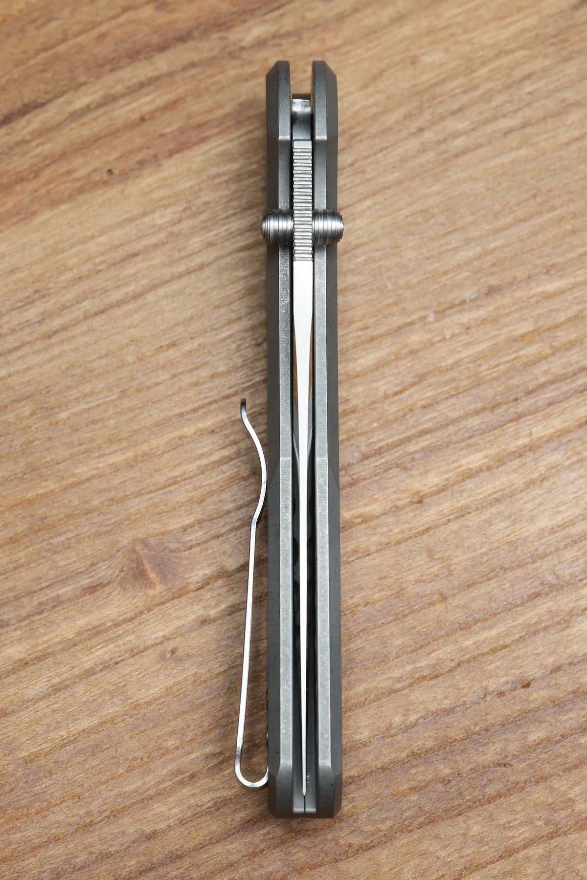 PRO-TECH AVALON PEACE NEIGHBOR KNURLED 17-4 STEEL HANDLE W/ BLACK LIP PEARL BUTTON & MIKE IRIE COMPOUND POLISHED 154CM
