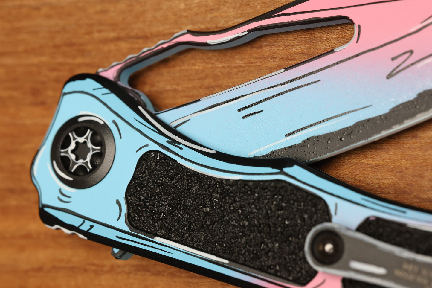 HERETIC KNIVES WRAITH V4 MANUAL COTTON CANDY CEL SHADE W/ MAGNACUT H001-CS-CC