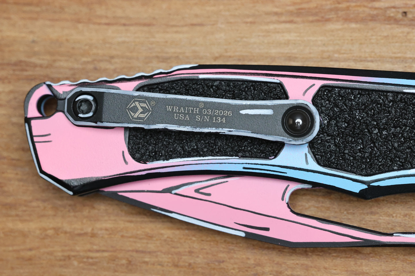 HERETIC KNIVES WRAITH V4 MANUAL COTTON CANDY CEL SHADE W/ MAGNACUT H001-CS-CC