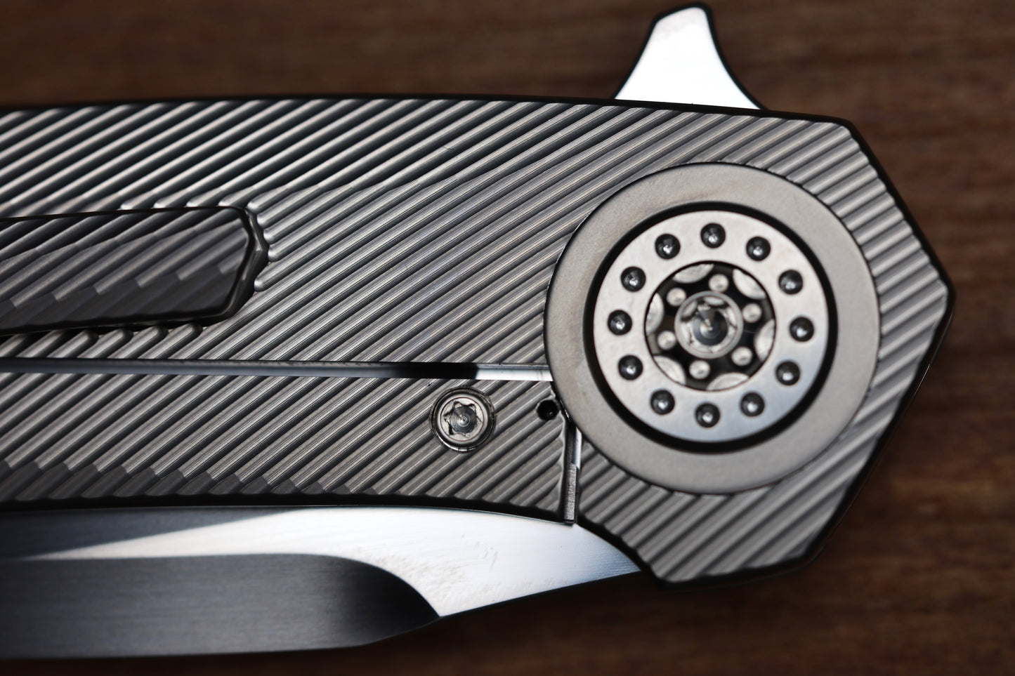 SKIFF MADE BLADES FUGITIVE MILLED TITANIUM SCALES TITANIUM HARDWARE SATIN CPM154 BLADE #227