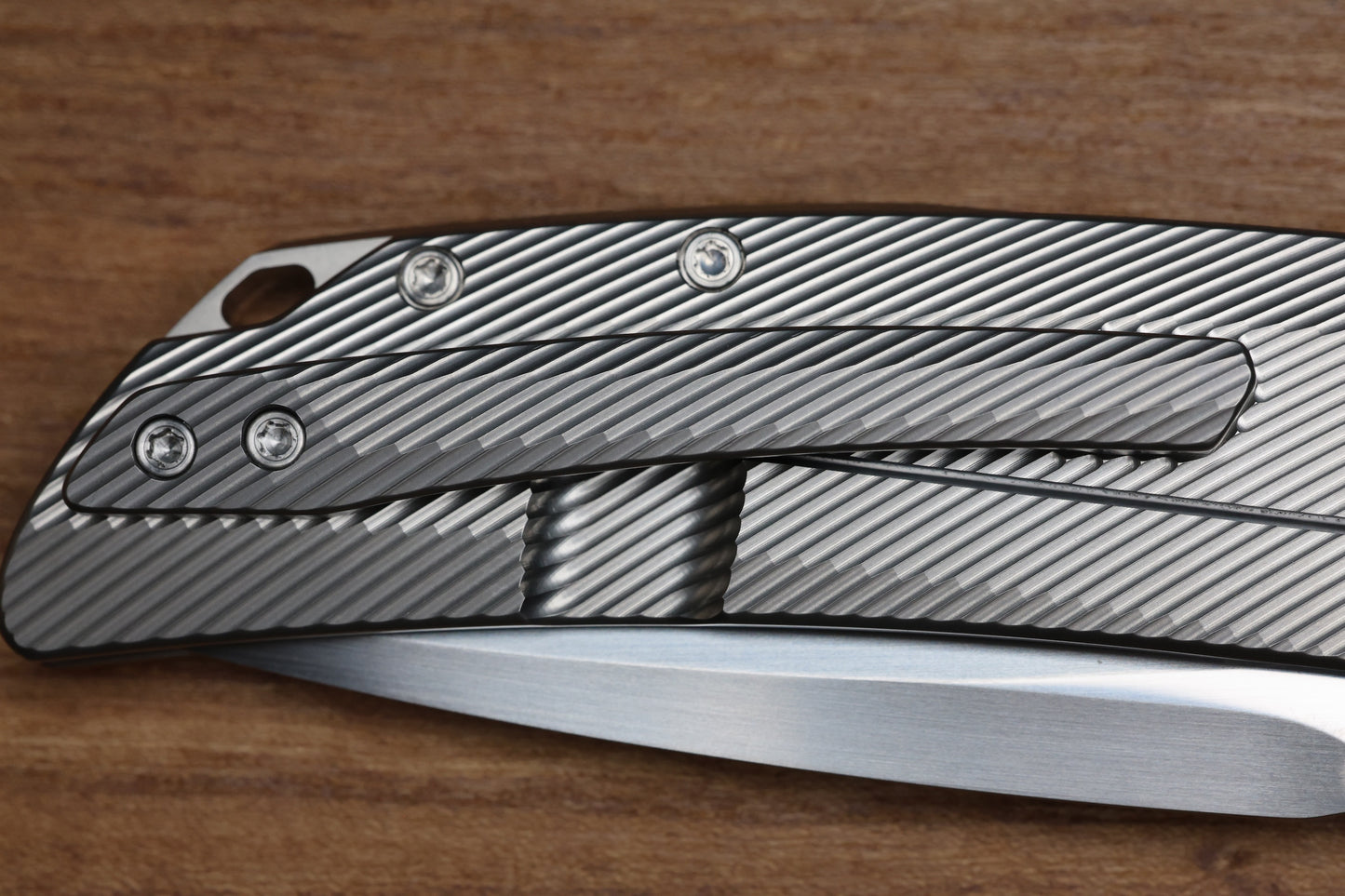 SKIFF MADE BLADES FUGITIVE MILLED TITANIUM SCALES TITANIUM HARDWARE SATIN CPM154 BLADE #227