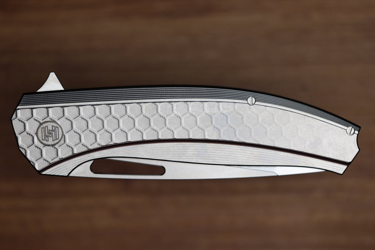 HOG HOUSE KNIVES VELI - TITANIUM HANDLE W/ HONEYCOMB FADE MILLING - RWL-34 BLADE
