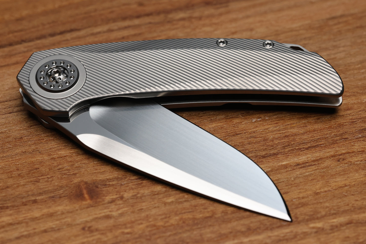 SKIFF MADE BLADES FUGITIVE MILLED TITANIUM SCALES TITANIUM HARDWARE SATIN CPM154 BLADE #229