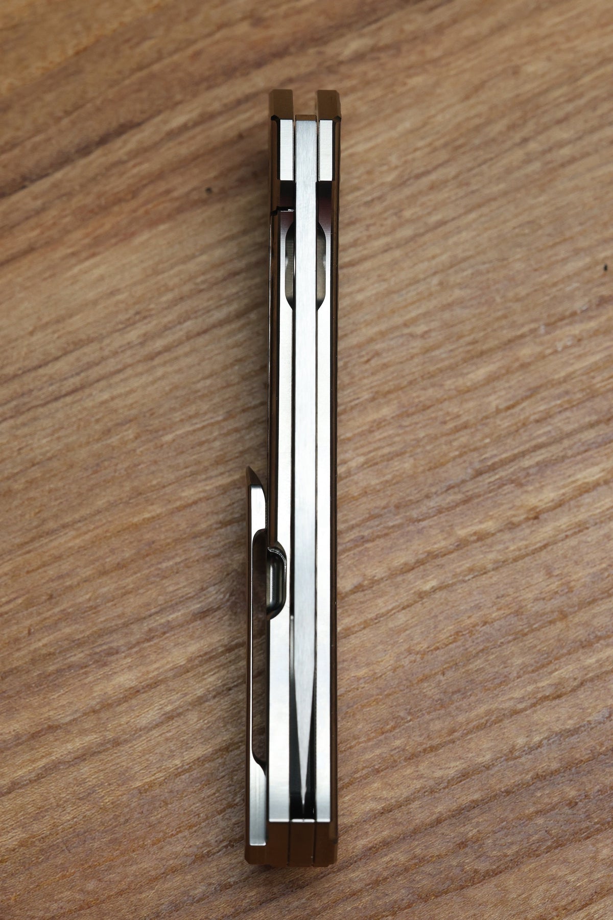 HOG HOUSE KNIVES VELI - TITANIUM HANDLE W/ HONEYCOMB FADE MILLING - RWL-34 BLADE