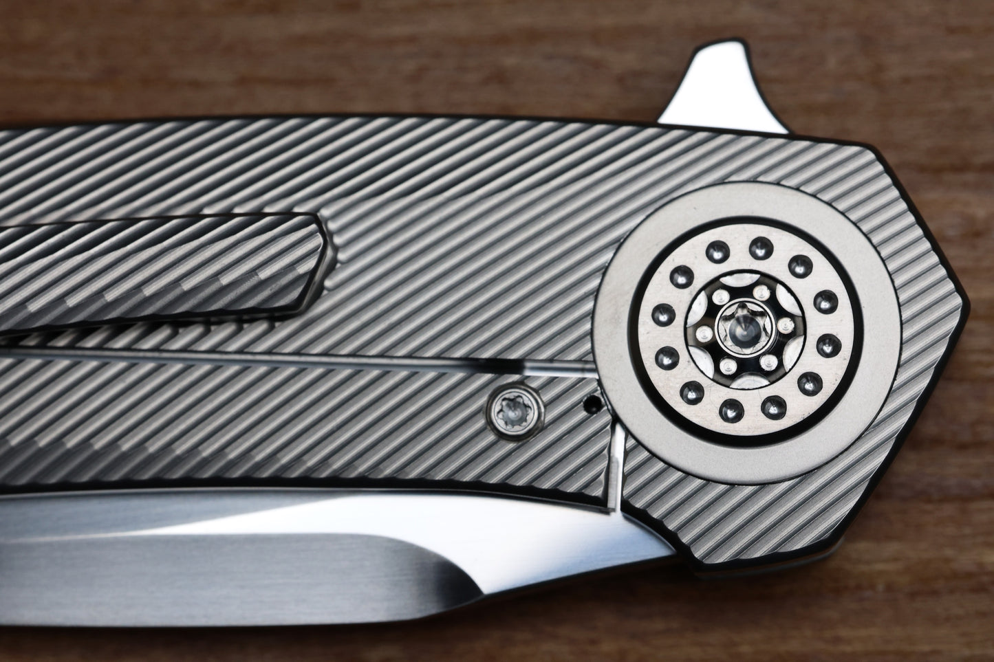 SKIFF MADE BLADES FUGITIVE MILLED TITANIUM SCALES TITANIUM HARDWARE SATIN CPM154 BLADE #229