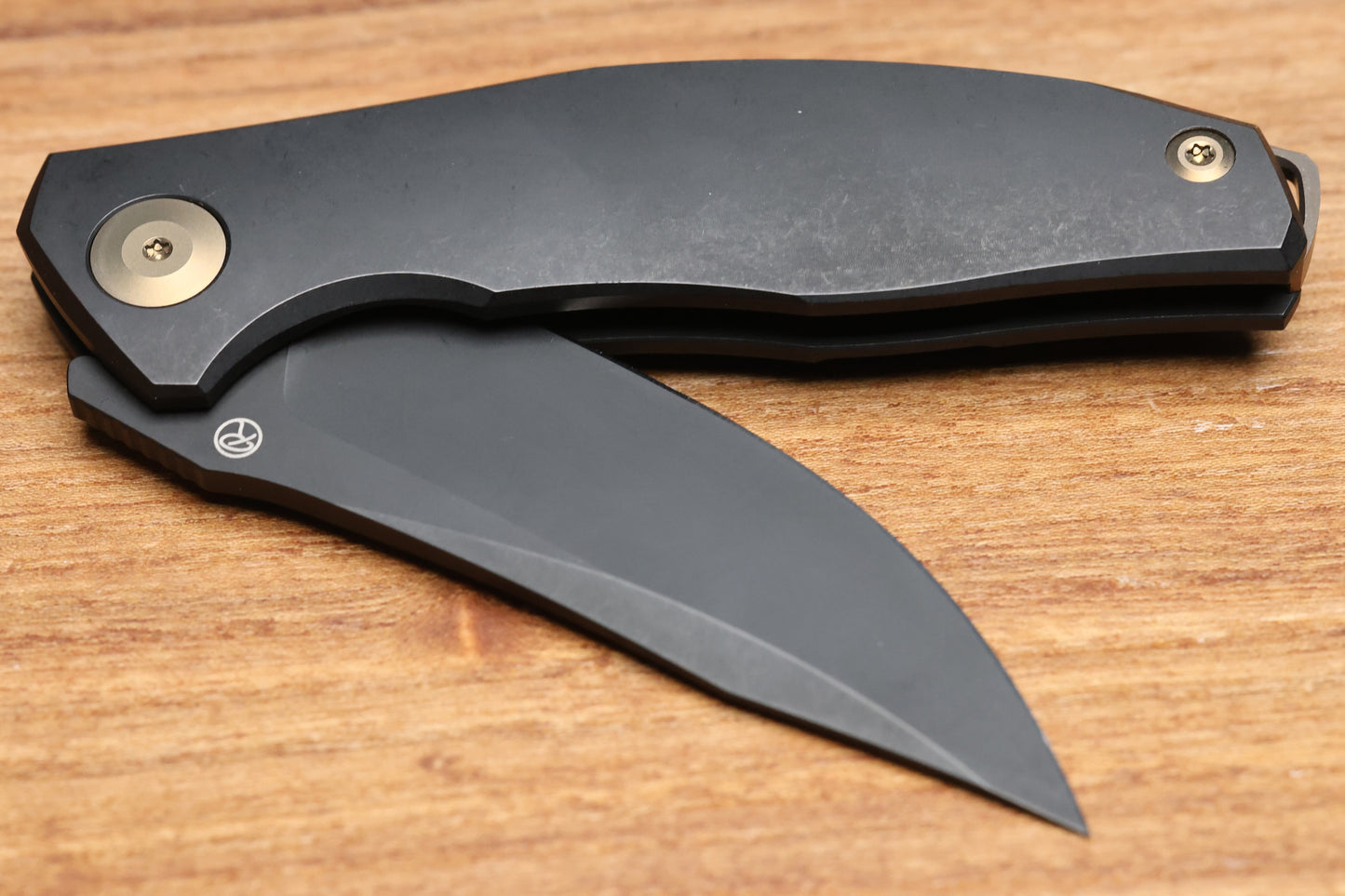 RECONNAISSANCE ADZIN FLIPPER – PVD M390 BLADE – PVD TITANIUM HANDLE W/ BRONZE ACCENTS