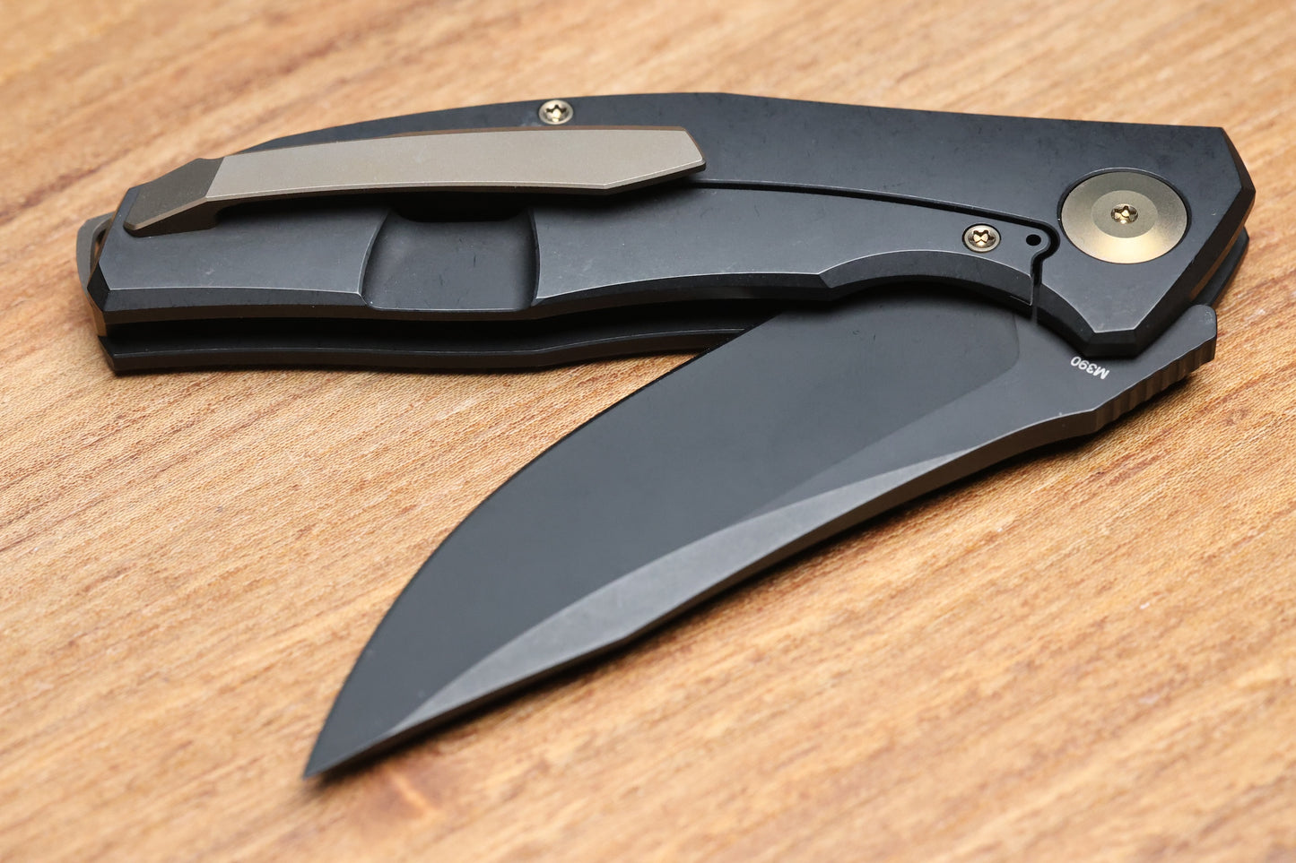 RECONNAISSANCE ADZIN FLIPPER – PVD M390 BLADE – PVD TITANIUM HANDLE W/ BRONZE ACCENTS