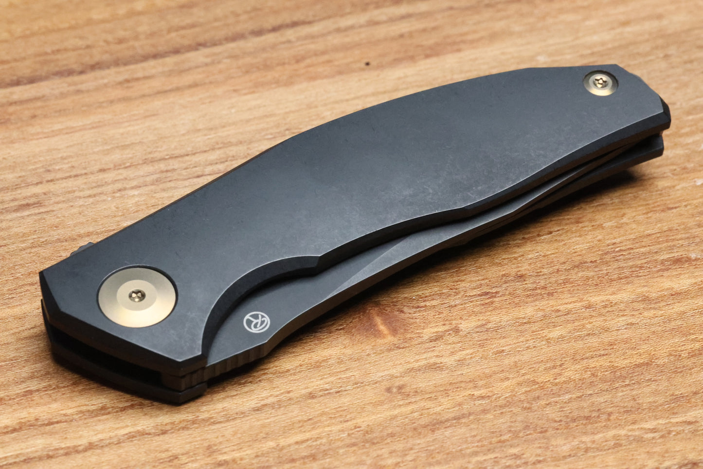 RECONNAISSANCE ADZIN FLIPPER – PVD M390 BLADE – PVD TITANIUM HANDLE W/ BRONZE ACCENTS
