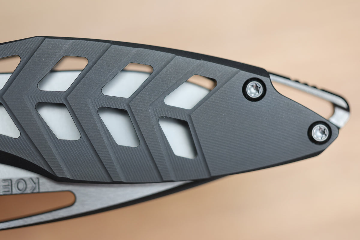 KOENIG MINI ARIUS - DLC OSSEUS 2.0 TITANIUM HANDLE - DLC HARDWARE - DLC BURNISHED W/ POLISHED FLATS M390 BLADE