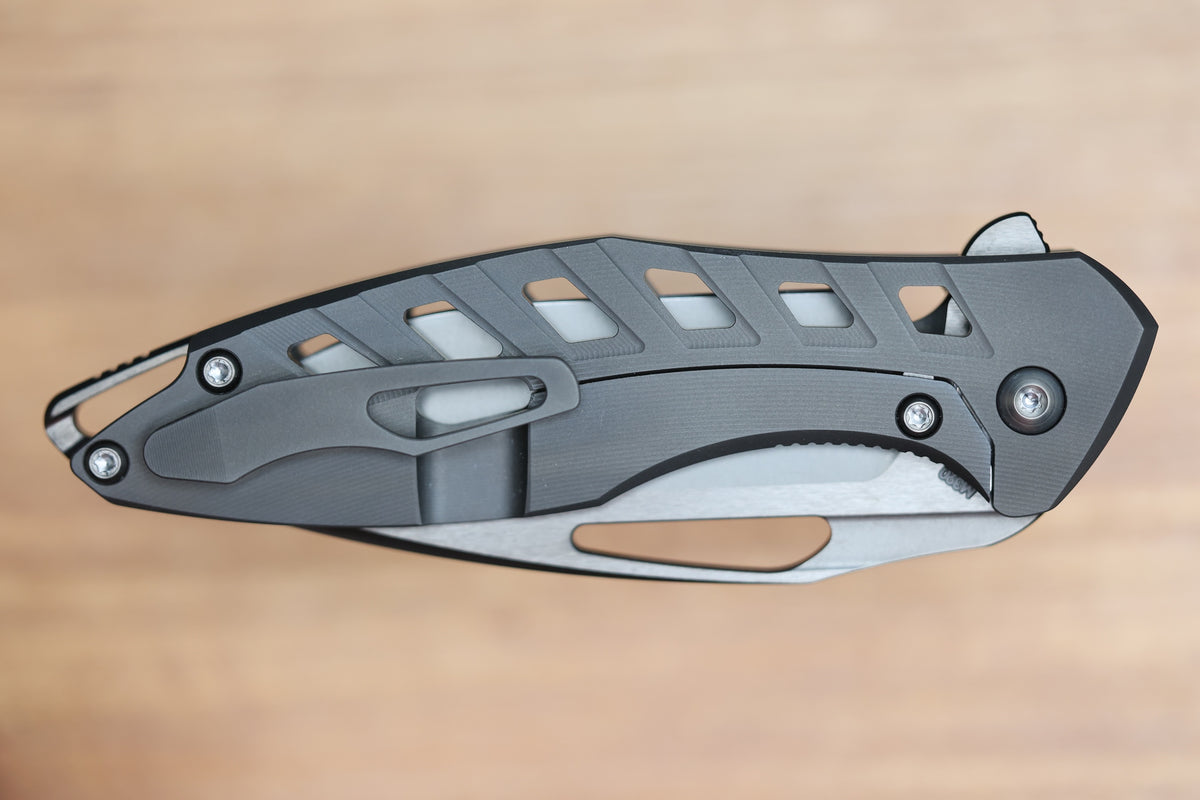 KOENIG MINI ARIUS - DLC OSSEUS 2.0 TITANIUM HANDLE - DLC HARDWARE - DLC BURNISHED W/ POLISHED FLATS M390 BLADE