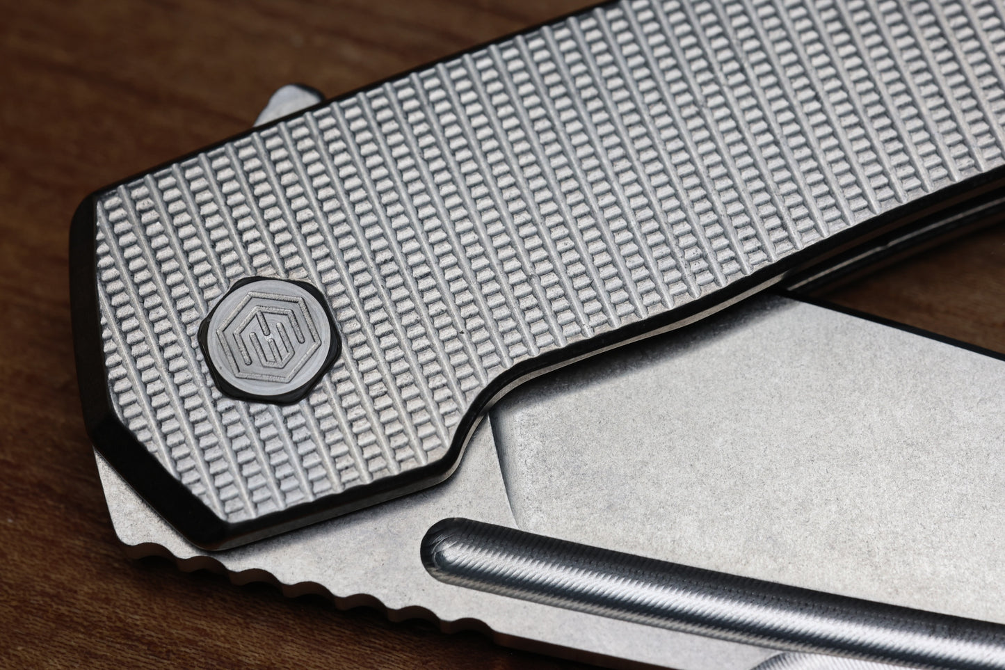 MACHINWISE MOJAVE #890 GRENADE TEXTURE TITANIUM HANDLE AND S90V BLADE