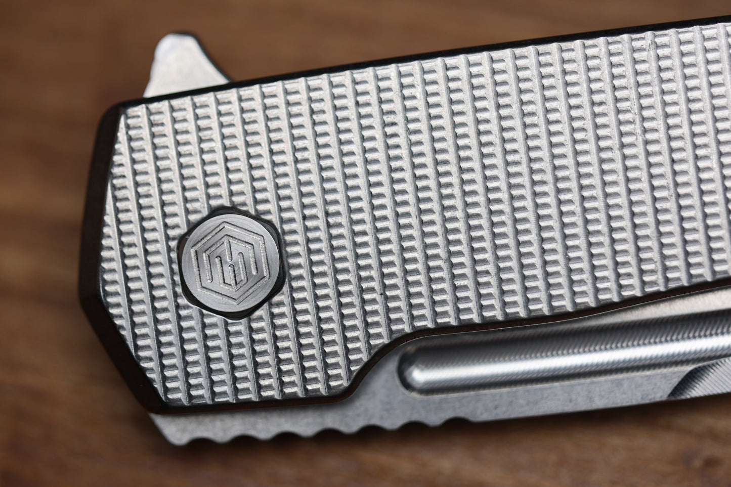 MACHINWISE MOJAVE #890 GRENADE TEXTURE TITANIUM HANDLE AND S90V BLADE
