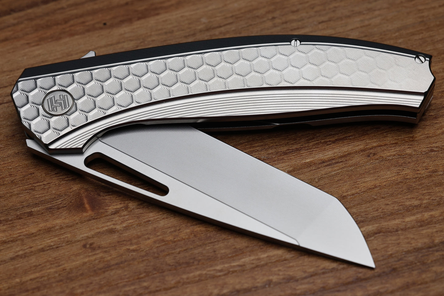 HOG HOUSE KNIVES VELI – BLASTED FINISH TITANIUM HANDLE W/ FADE HONEYCOMB PATTERN – RWL-34 BLADE – BLASTED FINISH TITANIUM HARDWARE