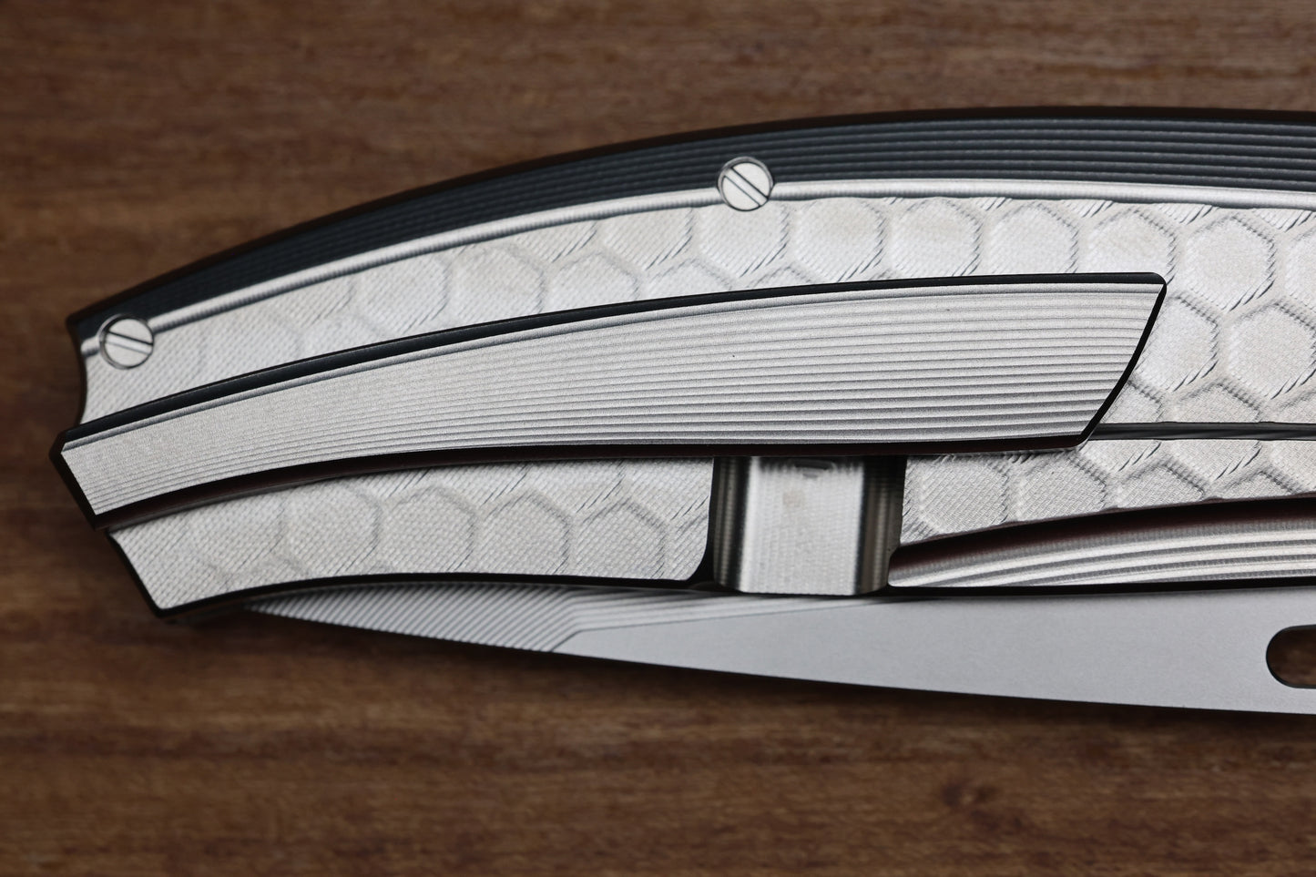 HOG HOUSE KNIVES VELI – BLASTED FINISH TITANIUM HANDLE W/ FADE HONEYCOMB PATTERN – RWL-34 BLADE – BLASTED FINISH TITANIUM HARDWARE