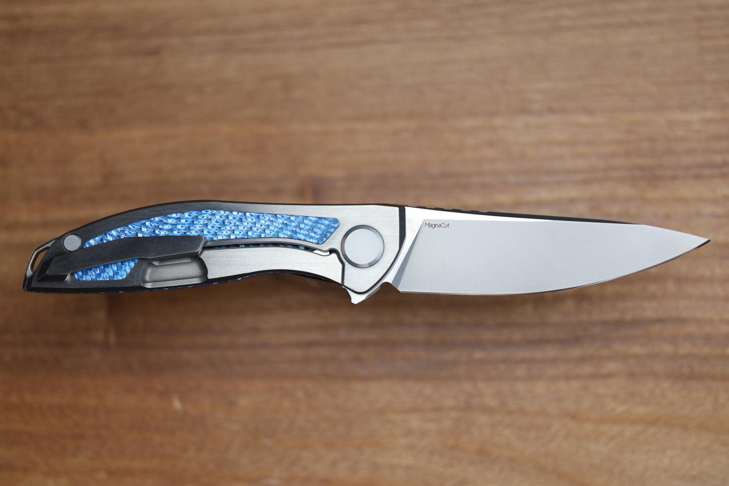 SHIROGOROV KNIVES AND CHRIS REEVE COLLABORATION HATION CGG - MAGNACUT BLADE - TITANIUM/BLUE ALUTEX HANDLE - MRBS