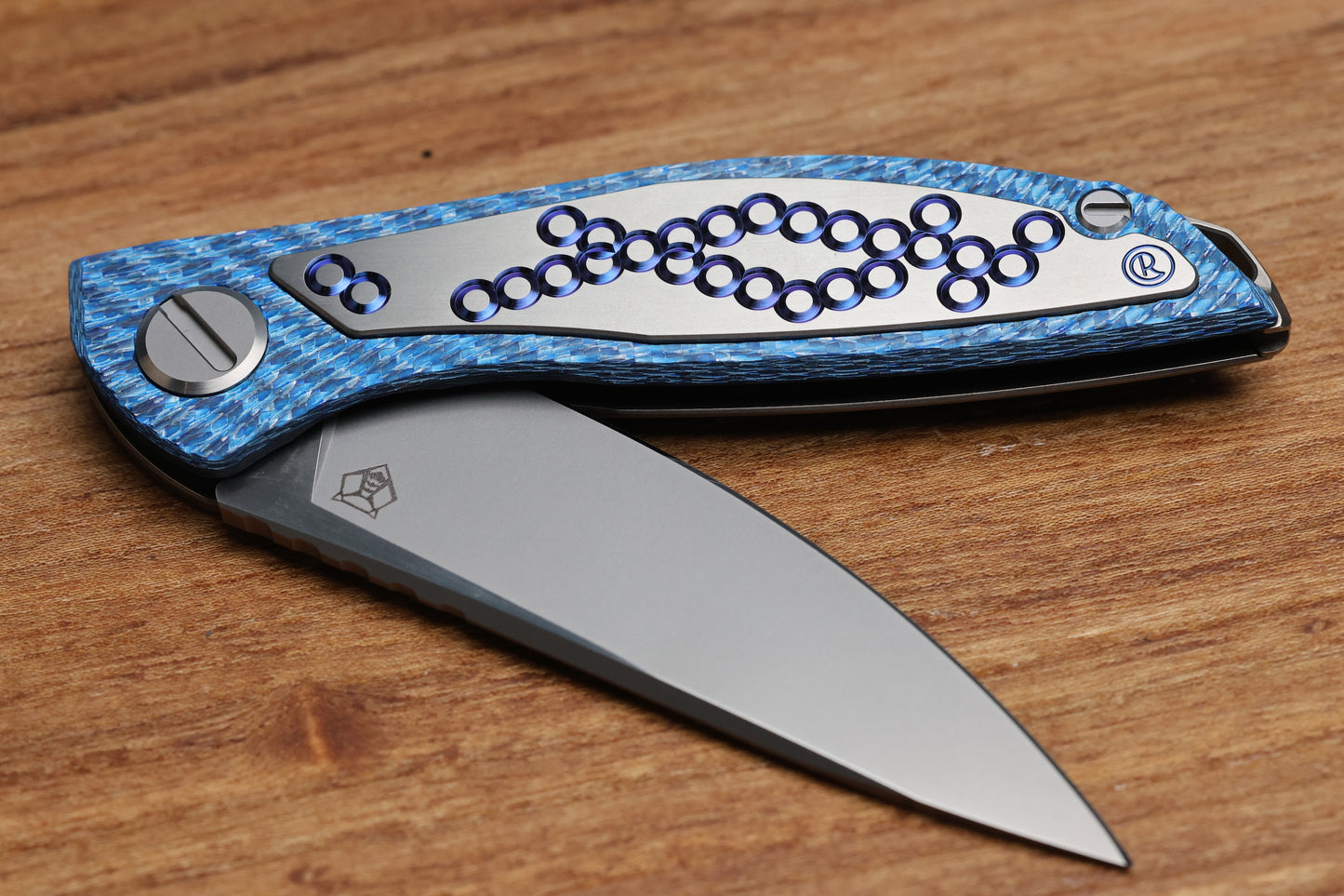 SHIROGOROV KNIVES AND CHRIS REEVE COLLABORATION HATION CGG - MAGNACUT BLADE - TITANIUM/BLUE ALUTEX HANDLE - MRBS