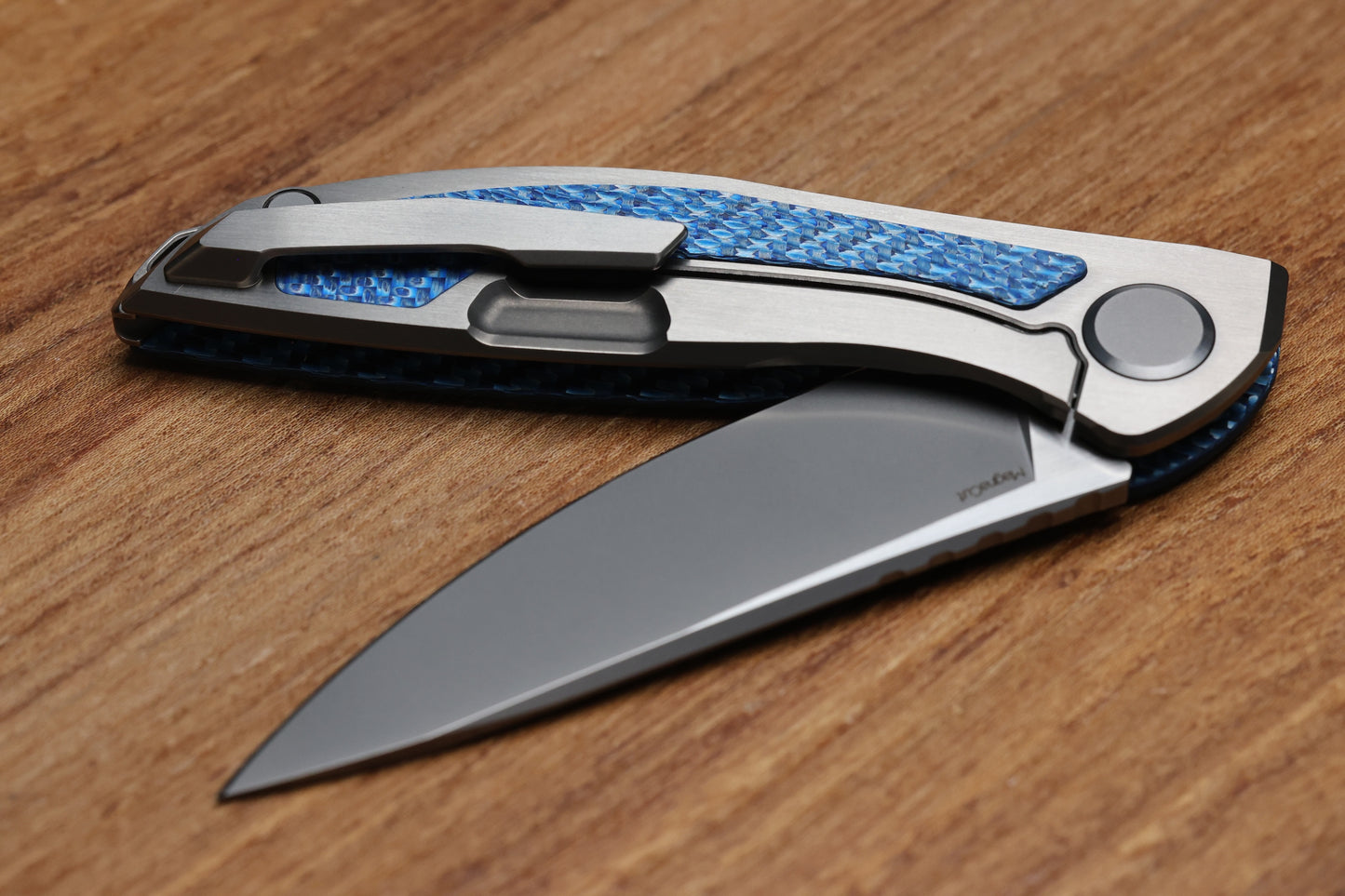 SHIROGOROV KNIVES AND CHRIS REEVE COLLABORATION HATION CGG - MAGNACUT BLADE - TITANIUM/BLUE ALUTEX HANDLE - MRBS