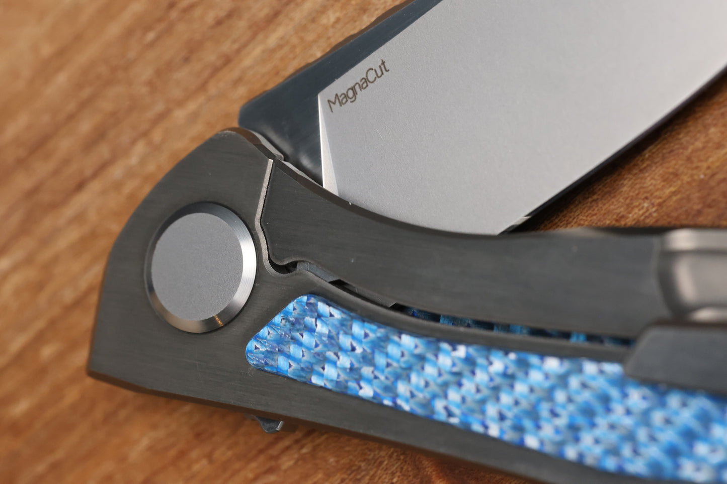 SHIROGOROV KNIVES AND CHRIS REEVE COLLABORATION HATION CGG - MAGNACUT BLADE - TITANIUM/BLUE ALUTEX HANDLE - MRBS