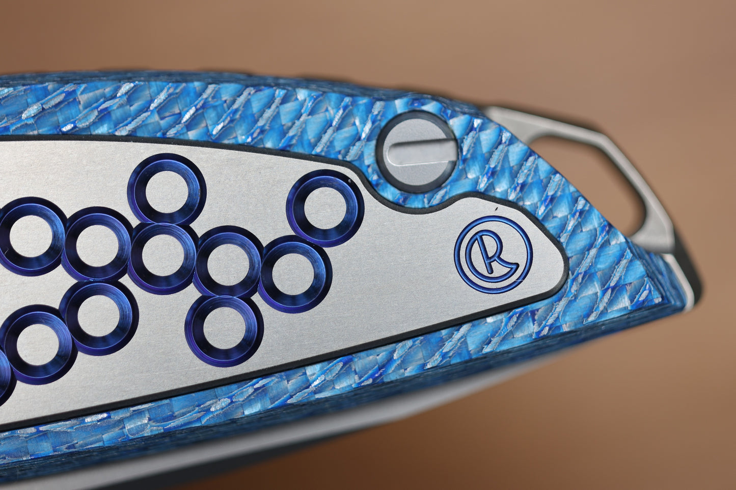 SHIROGOROV KNIVES AND CHRIS REEVE COLLABORATION HATION CGG - MAGNACUT BLADE - TITANIUM/BLUE ALUTEX HANDLE - MRBS