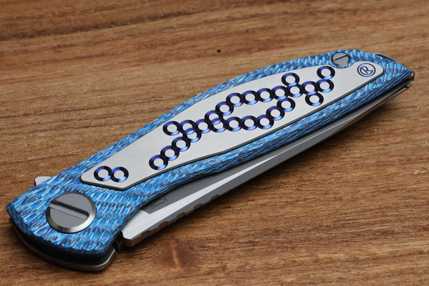 SHIROGOROV KNIVES AND CHRIS REEVE COLLABORATION HATION CGG - MAGNACUT BLADE - TITANIUM/BLUE ALUTEX HANDLE - MRBS