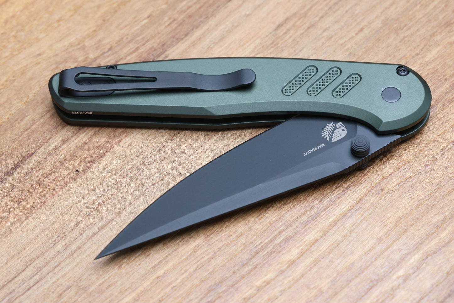 PRO-TECH AVALON PEACE NEIGHBOR W/ GREEN KNURLED ALUMINUM HANDLE & DLC MAGNACUT BLADE SHOW TEXAS LIMITED