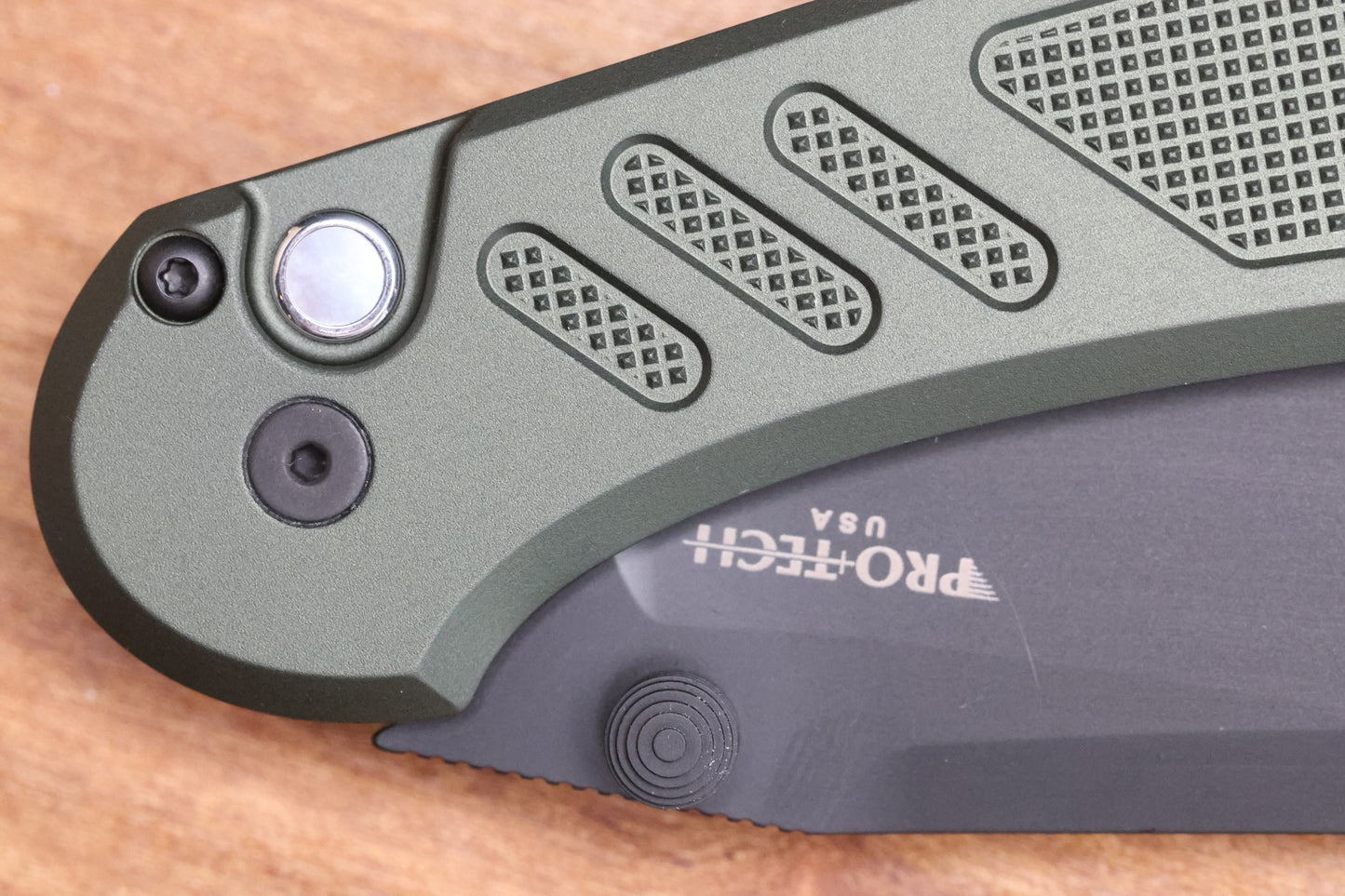 PRO-TECH AVALON PEACE NEIGHBOR W/ GREEN KNURLED ALUMINUM HANDLE & DLC MAGNACUT BLADE SHOW TEXAS LIMITED