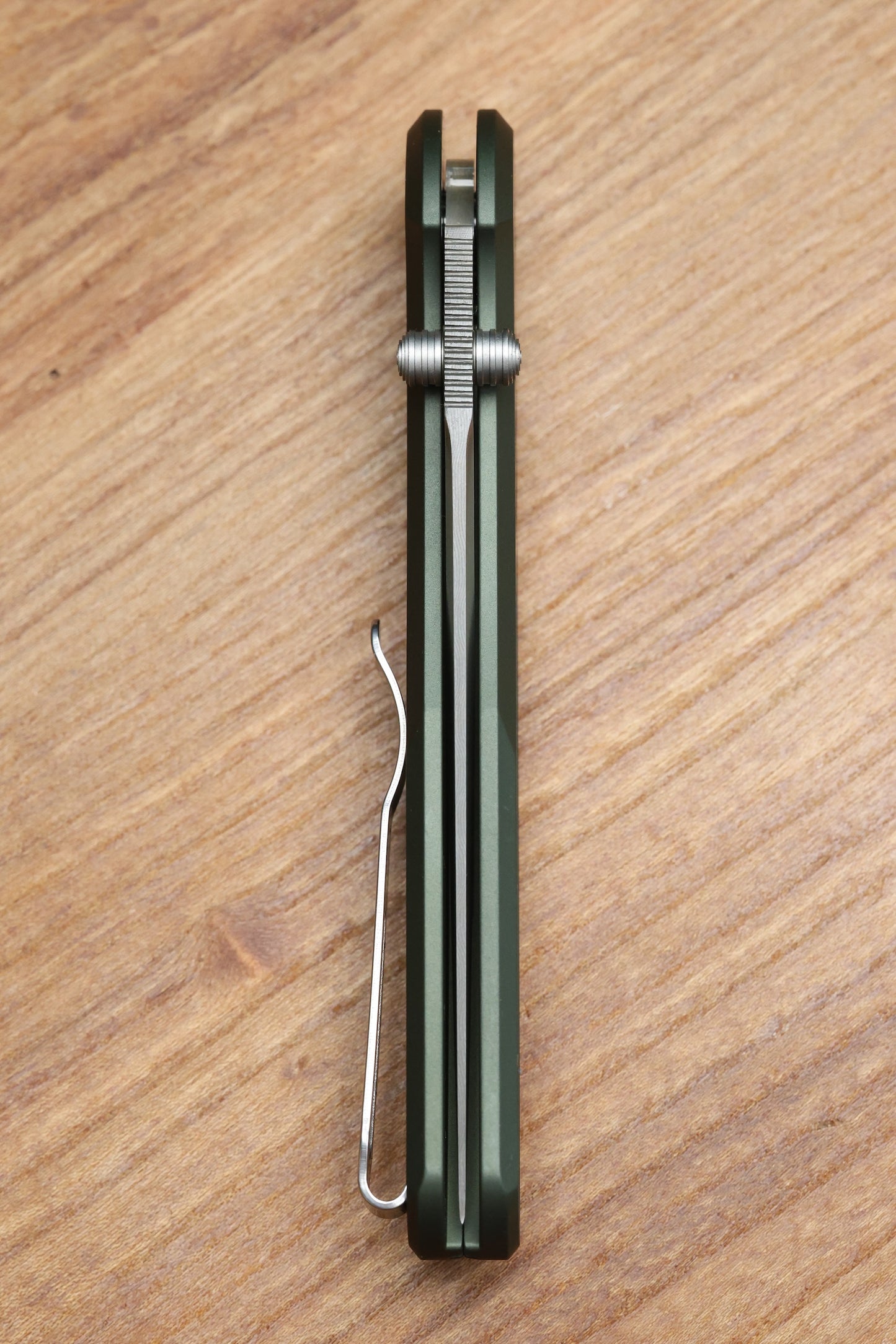 PRO-TECH AVALON PEACE NEIGHBOR GREEN KNURLED ALUMINUM HANDLE W/ WHITE PEARL BUTTON & NICHOLS BOOMERANG DAMASCUS CUSTOM 003