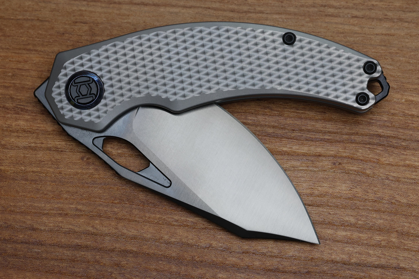 KUNWU PADRE REVERSE TUX DIAMOND TI HANDLES DLC VANAX BLADE