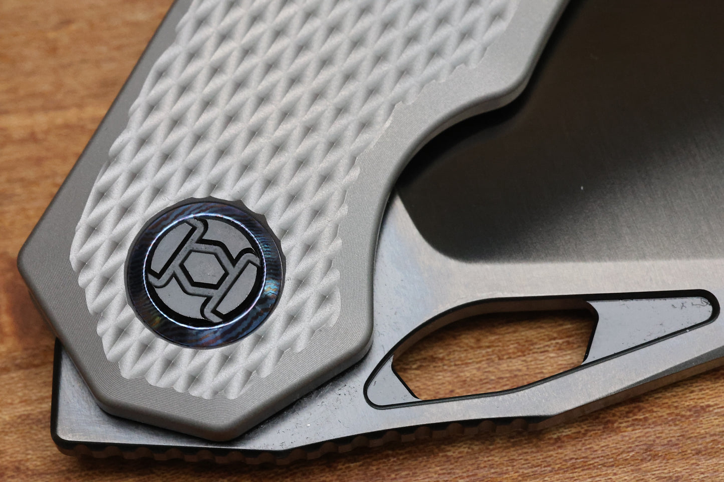 KUNWU PADRE REVERSE TUX DIAMOND TI HANDLES DLC VANAX BLADE