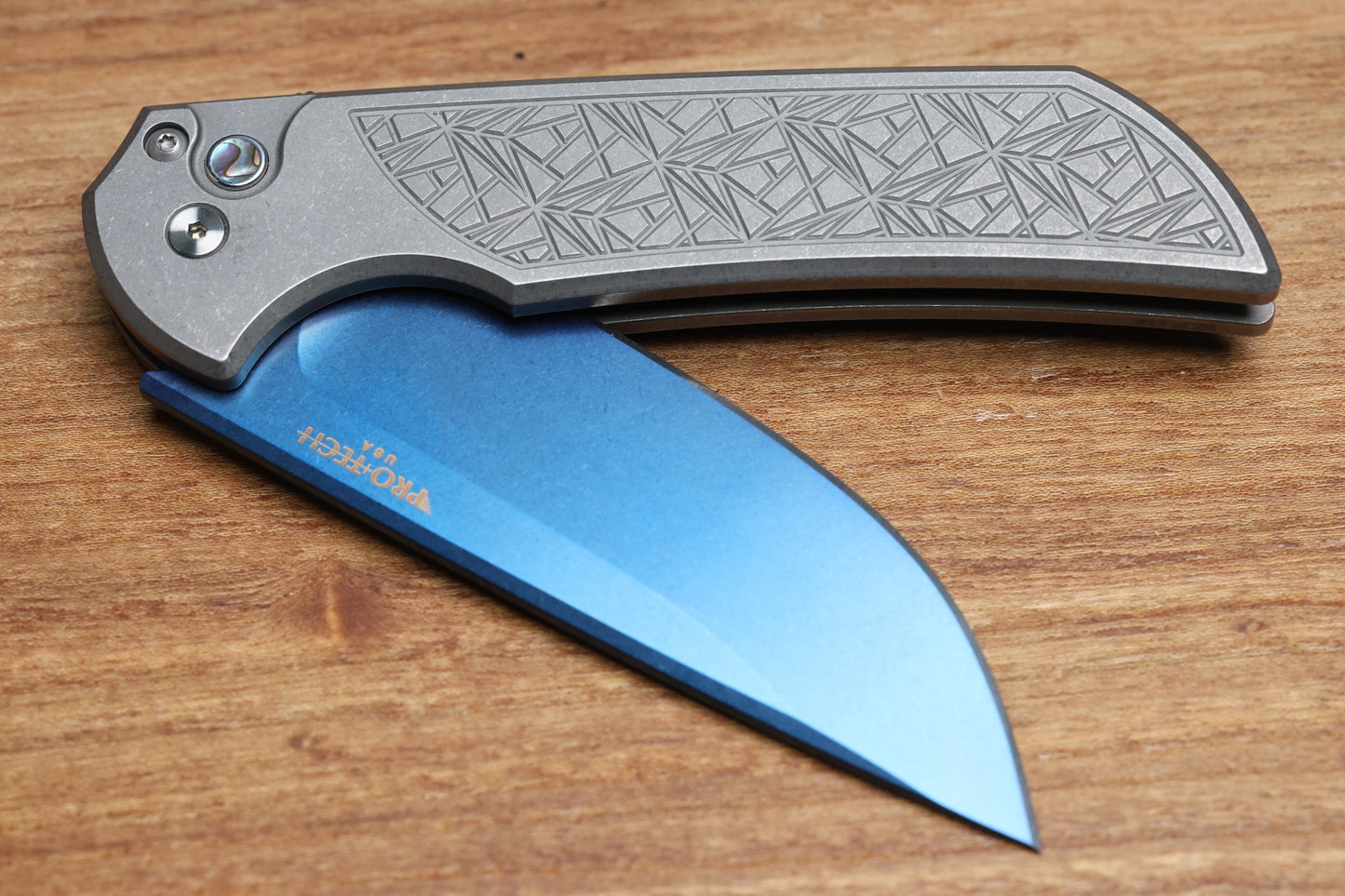 PRO-TECH MORDAX STAINLESS NEXUS HANDLE W/ ABALONE BUTTON & SAPPHIRE BLUE MAGNACUT 2026 CUSTOM 001
