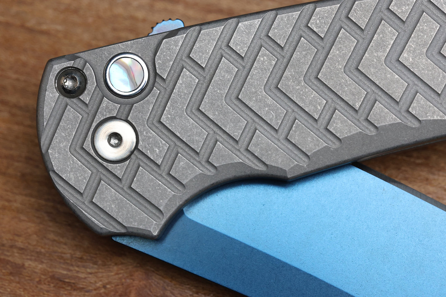 PRO-TECH MALIBU STONEWASH TREAD STAINLESS HANDLE W/ ABALONE BUTTON & SAPPHIRE BLUE MAGNACUT REVERSE TANTO 2026 CUSTOM 002