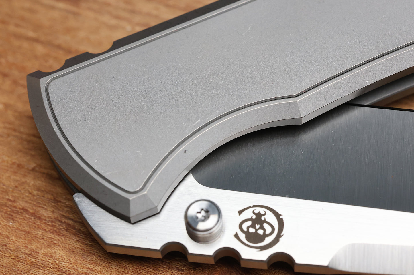 CHAVES INTEGRAL REDENCION 229 SW SMOOTH TITANIUM MAGNETIC INLAY BELT SATIN TANTO