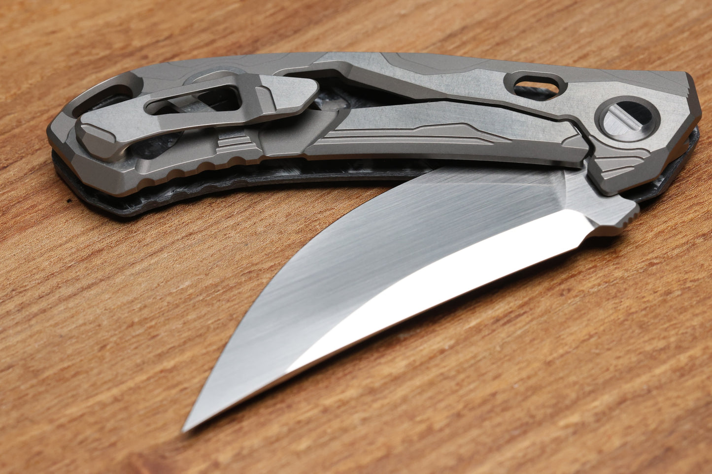 ALEXEY KONYGIN NEW GEN BARMAGLOT CUSTOM WHITE CARBOTI AND TITANIUM HANDLES M398 HAND SATIN BLADE (PREOWNED)