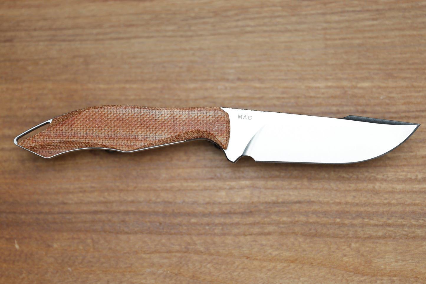 KOENIG KNIVES HELO - TAN CANVAS PATTERNED MICARTA HANDLE - BRIGHTWASHED MAGNACUT BLADE