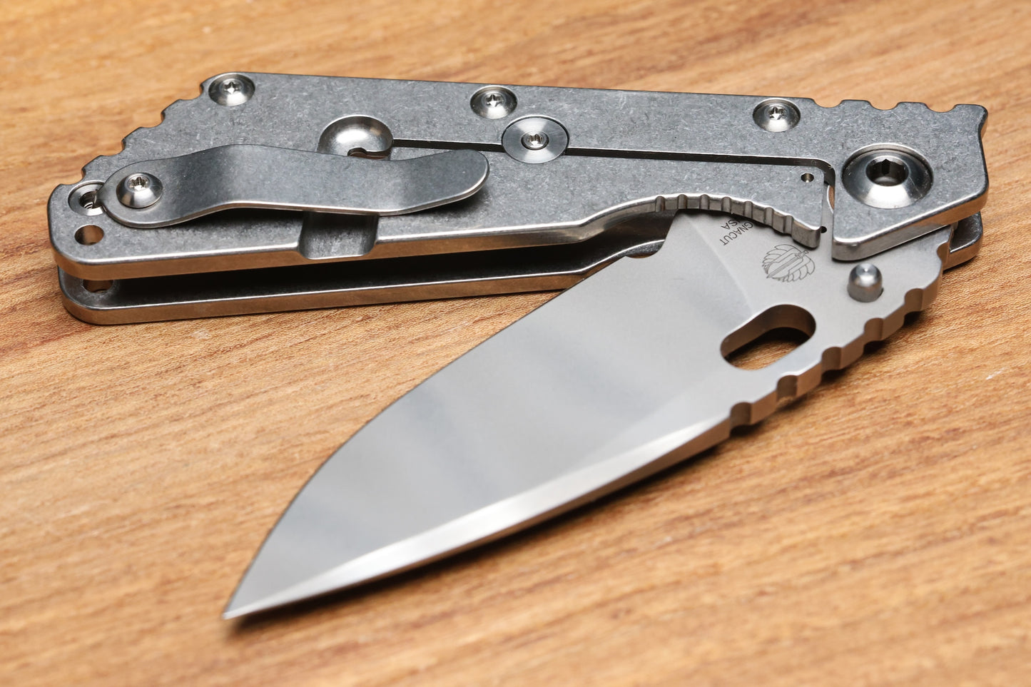 STRIDER KNIVES SMF - TITANIUM HANDLE - DROP POINT TIGER STRIPE MAGNACUT BLADE