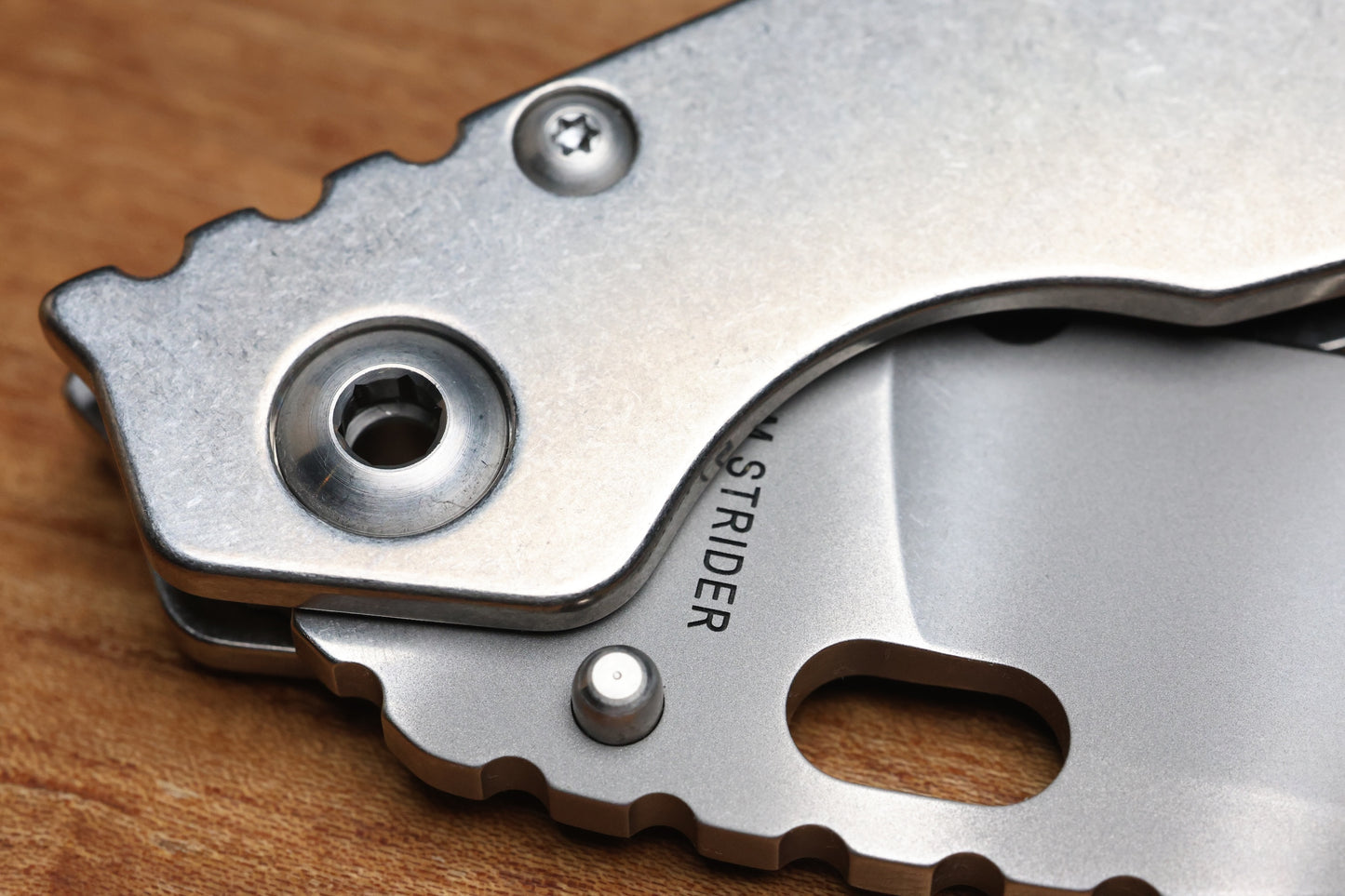 STRIDER KNIVES SMF - TITANIUM HANDLE - DROP POINT TIGER STRIPE MAGNACUT BLADE