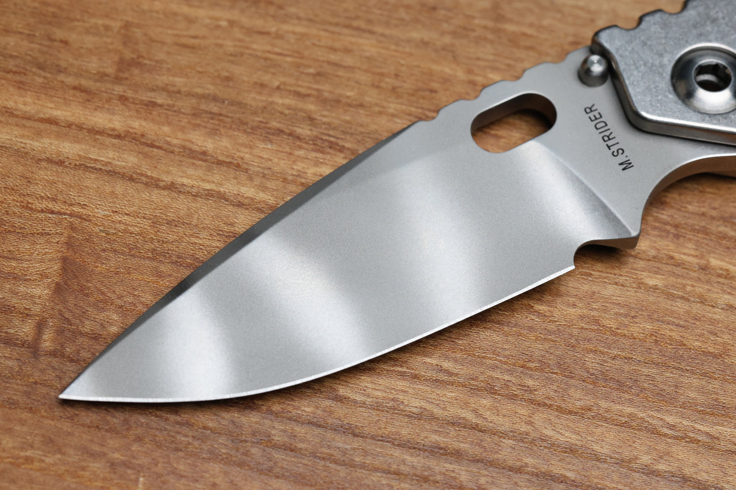 STRIDER KNIVES SMF - TITANIUM HANDLE - DROP POINT TIGER STRIPE MAGNACUT BLADE